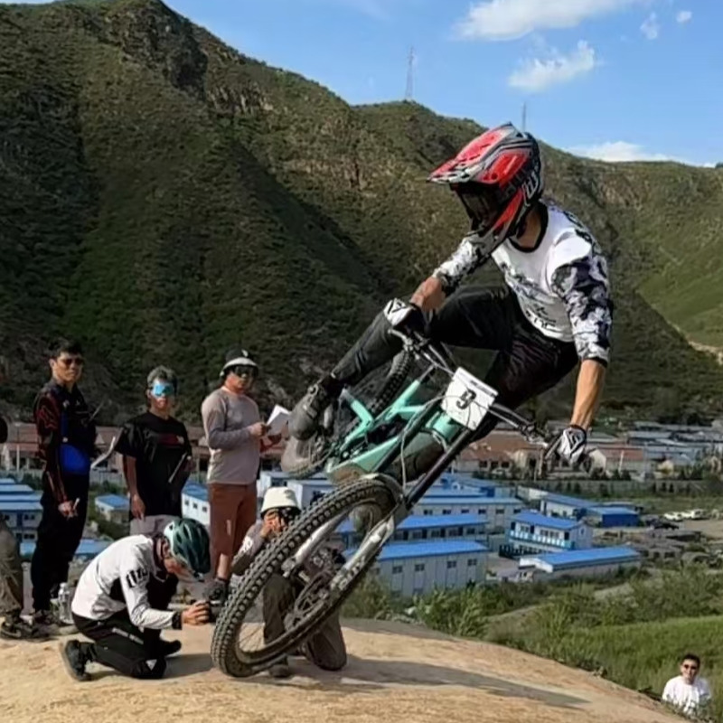 AVITUS Scarpe da mountain bike - Commuting On Mountain Bike recensione e prezzo
